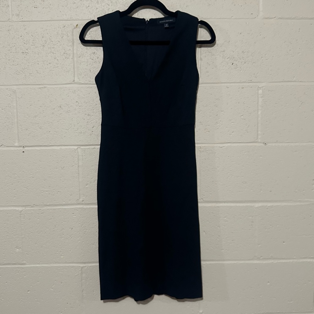 Banana‎ Republic black dress rear zipper low cut v-cut